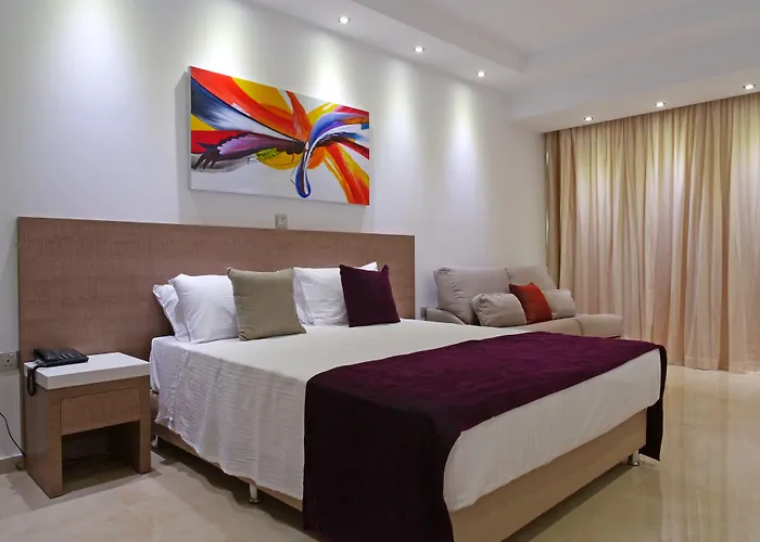 Hotel Amethyst Napa & Ayia Napa